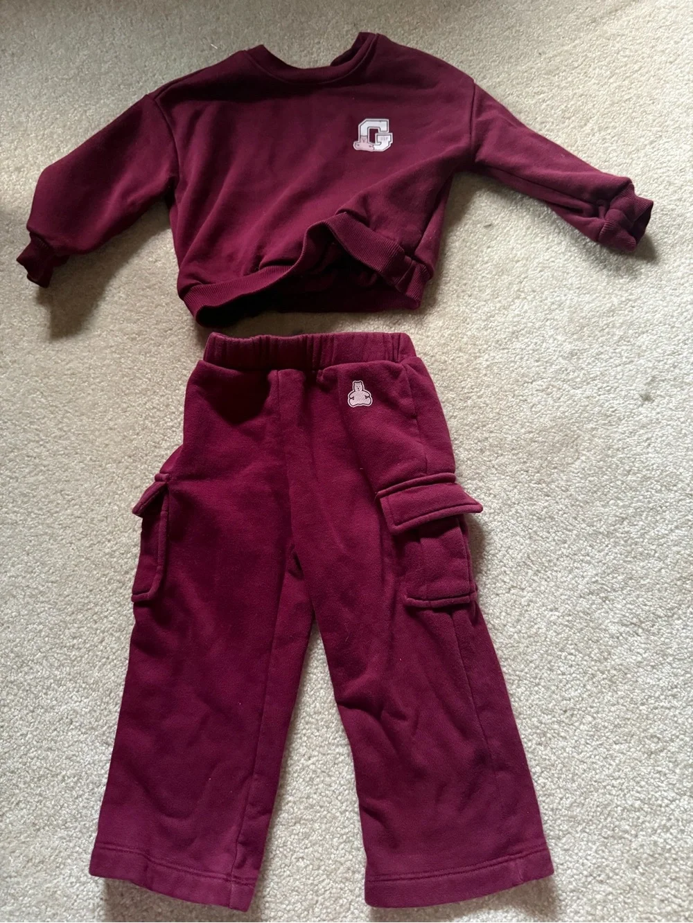 Gap Baby Girl Cargo Sweatpants and Sweatshirt in Burgundy